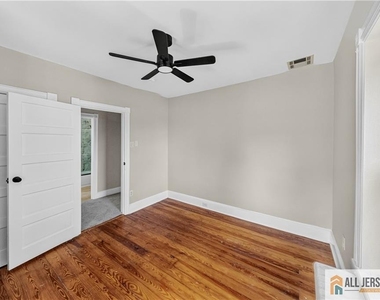 1048 Prospect Street - Photo Thumbnail 13