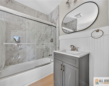 1048 Prospect Street - Photo Thumbnail 14