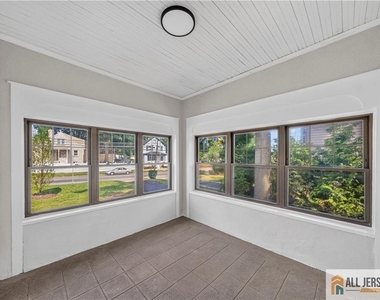 1048 Prospect Street - Photo Thumbnail 3
