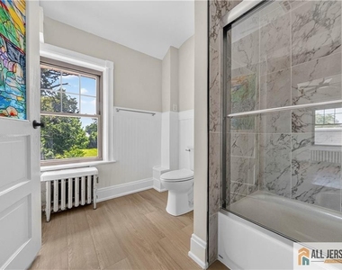 1048 Prospect Street - Photo Thumbnail 15