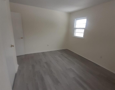 1776 Oak Tree Road - Photo Thumbnail 2