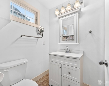 262 Prospect Avenue - Photo Thumbnail 23