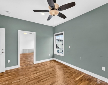 262 Prospect Avenue - Photo Thumbnail 20