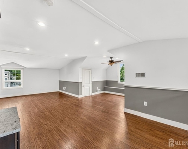 262 Prospect Avenue - Photo Thumbnail 24