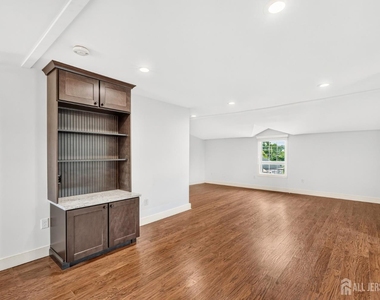 262 Prospect Avenue - Photo Thumbnail 25