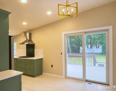 253 Parkview Terrace - Photo Thumbnail 5