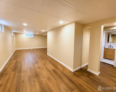 253 Parkview Terrace - Photo Thumbnail 13