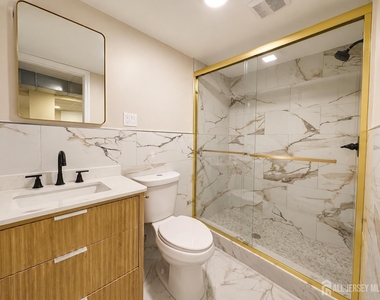 253 Parkview Terrace - Photo Thumbnail 12