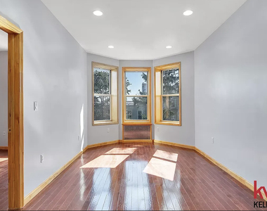 59-06 Catalpa Avenue - Photo Thumbnail 4