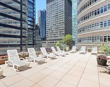 211 E 53rd Street - Photo Thumbnail 13