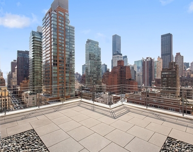 211 E 53rd Street - Photo Thumbnail 11