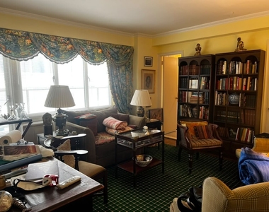 41 W 58th Street - Photo Thumbnail 2