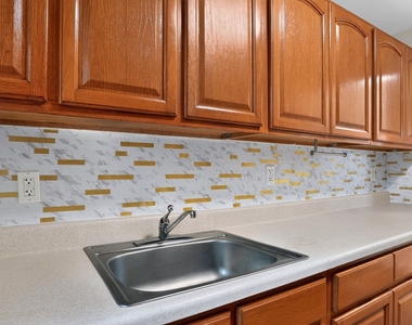 747 Essex Street - Photo Thumbnail 13