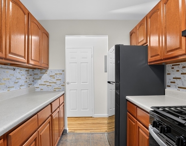 747 Essex Street - Photo Thumbnail 9