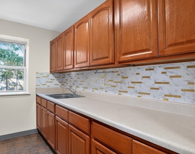 747 Essex Street - Photo Thumbnail 14