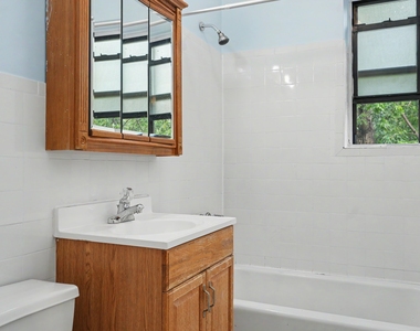 491 Grandview Avenue - Photo Thumbnail 9