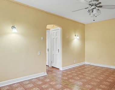491 Grandview Avenue - Photo Thumbnail 8