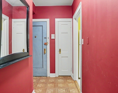 491 Grandview Avenue - Photo Thumbnail 7
