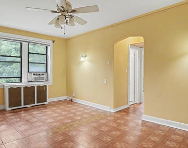 491 Grandview Avenue - Photo Thumbnail 6