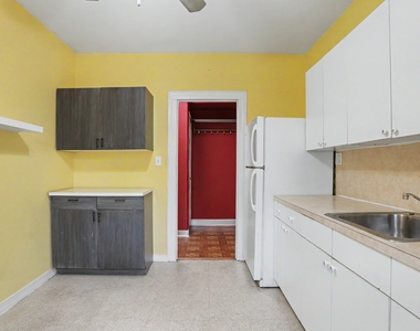 491 Grandview Avenue - Photo Thumbnail 3