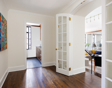 350 W 57th Street - Photo Thumbnail 2