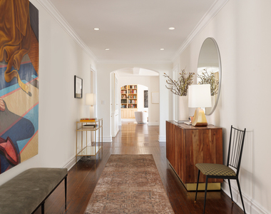 350 W 57th Street - Photo Thumbnail 1