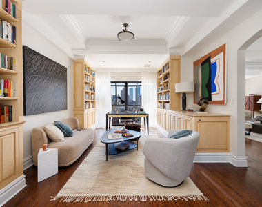 350 W 57th Street - Photo Thumbnail 5