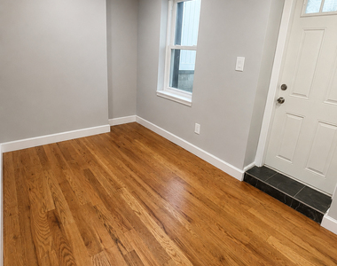 75 Woodbine Street - Photo Thumbnail 4