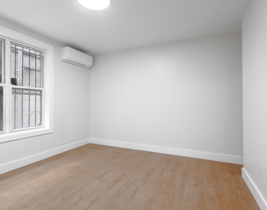 558 Empire Boulevard - Photo Thumbnail 4
