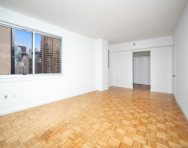 308 E 38th Street - Photo Thumbnail 7