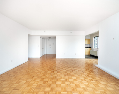 308 E 38th Street - Photo Thumbnail 3