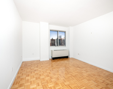 308 E 38th Street - Photo Thumbnail 12