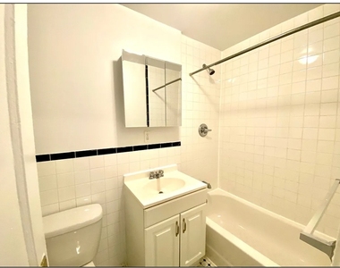 243 E 39th Street - Photo Thumbnail 4