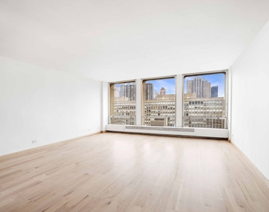 333 E 30th Street - Photo Thumbnail 2