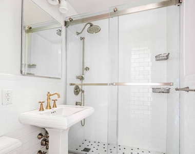 333 E 30th Street - Photo Thumbnail 7
