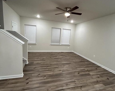 71 Swan Field Ave - Photo Thumbnail 3