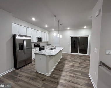 71 Swan Field Ave - Photo Thumbnail 4