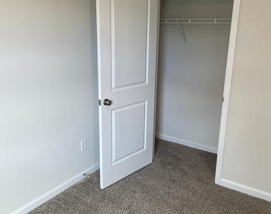 413 Tevis Street - Photo Thumbnail 15