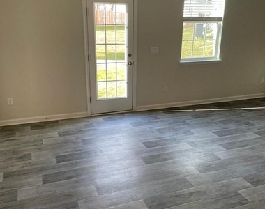 413 Tevis Street - Photo Thumbnail 3