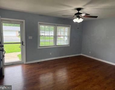4112 Midway Street - Photo Thumbnail 9