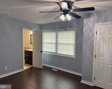4112 Midway Street - Photo Thumbnail 4