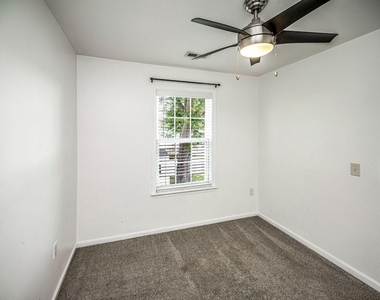 12001 Setter Drive - Photo Thumbnail 23