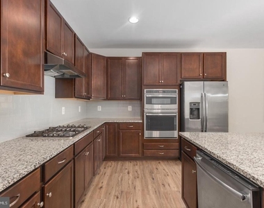 9627 Hillcrest Drive - Photo Thumbnail 17