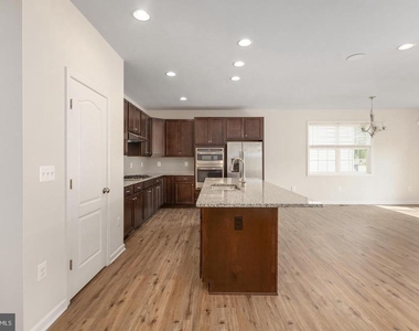 9627 Hillcrest Drive - Photo Thumbnail 14