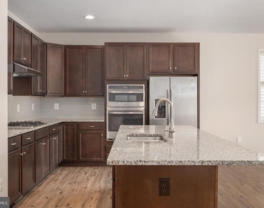 9627 Hillcrest Drive - Photo Thumbnail 16
