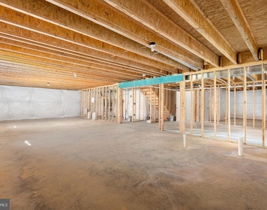 9627 Hillcrest Drive - Photo Thumbnail 41