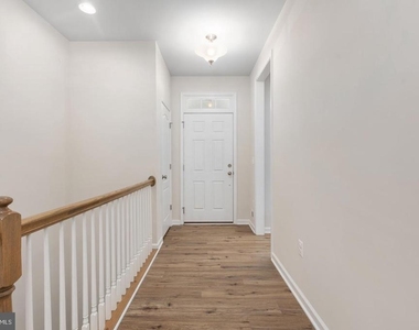9627 Hillcrest Drive - Photo Thumbnail 11