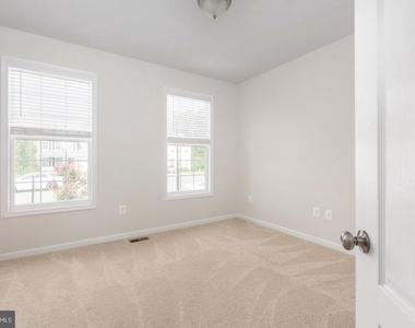 9627 Hillcrest Drive - Photo Thumbnail 28