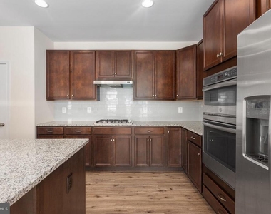 9627 Hillcrest Drive - Photo Thumbnail 15