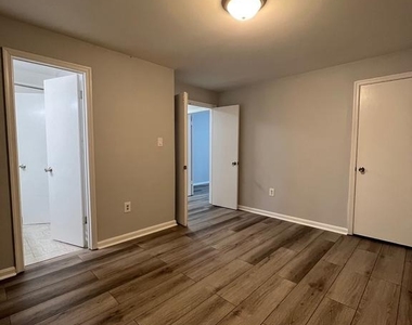 2864 Madeira Court - Photo Thumbnail 11
